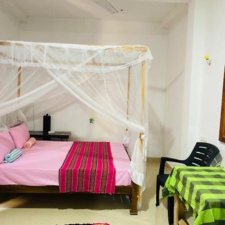Pradeep Guest House Мірісса Екстер'єр фото