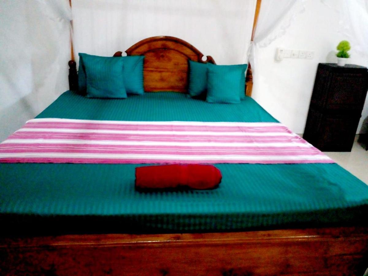 Pradeep Guest House Мірісса Екстер'єр фото