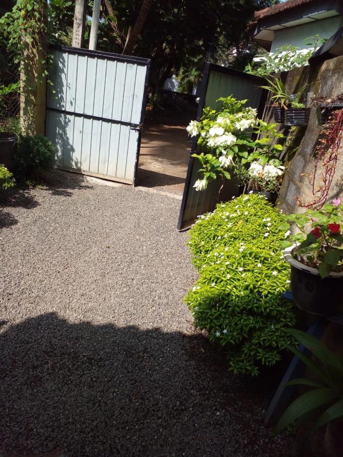 Pradeep Guest House Мірісса Екстер'єр фото