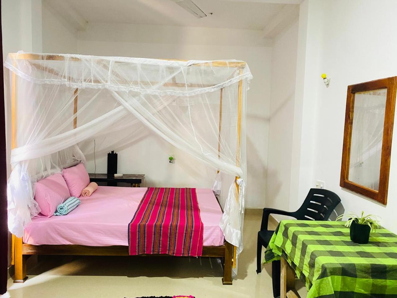 Pradeep Guest House Мірісса Екстер'єр фото